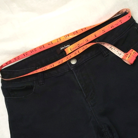 Daisy Fuentes Moda Jeans - Picture 8 of 9